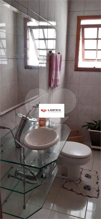 Casa à venda com 3 quartos, sendo 1 suíte, no condomínio Parque Suiça, Caieiras - SP