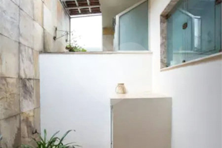 Casa à venda com 3 suítes no condomínio Praça Coronel Fernandes de Lima,47, São Paulo - SP
