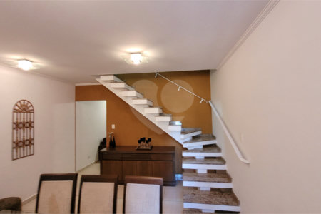Sobrado à venda com 3 quartos, sendo 1 suíte, em Vila Romana, São Paulo, SP