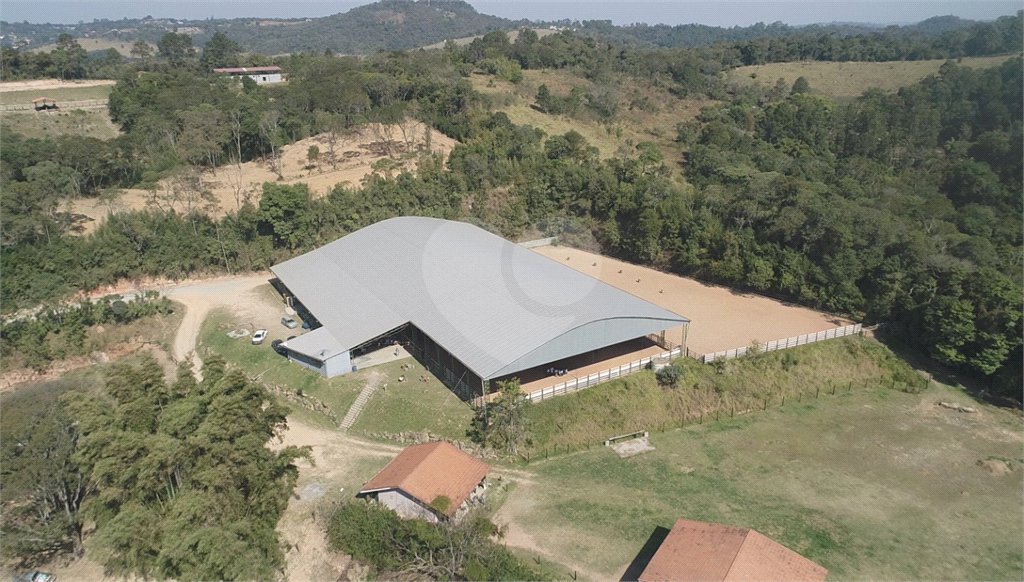 Sítio à venda com 3 suítes em Jardim Guaçu, São Roque, SP