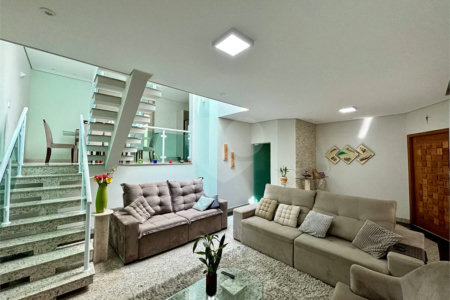 Casa à venda ou para alugar com 6 quartos, sendo 1 suíte, em Residencial/Comercial, Guarulhos, SP