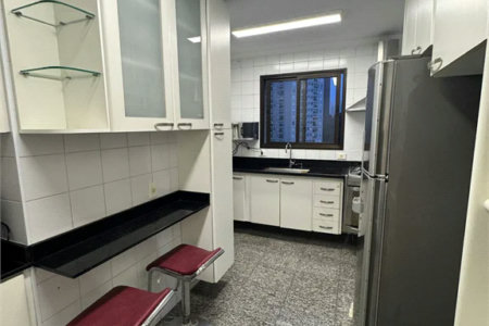 Apartamento à venda com 3 suítes em Vila Suzana, São Paulo, SP