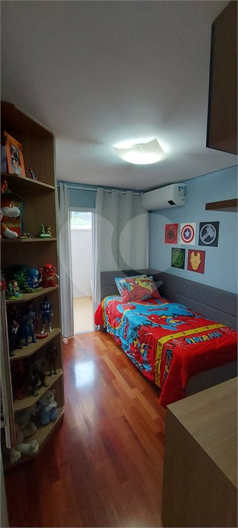 Casa à venda com 3 quartos, sendo 1 suíte, no condomínio Ville Resedá, São Paulo - SP