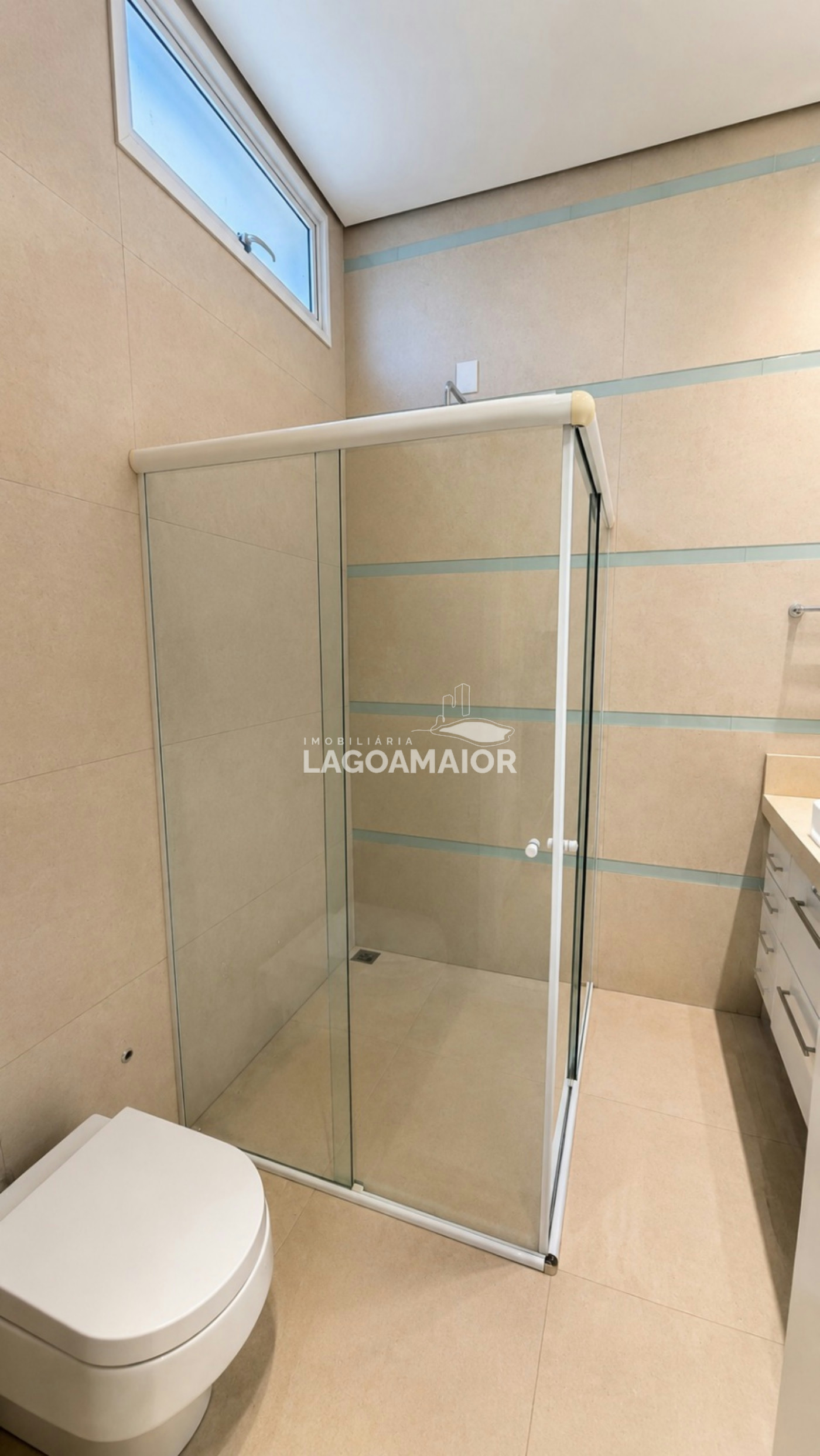 Casa à venda com 3 quartos, sendo 1 suíte, no condomínio Portal Das Àguas, Três Lagoas - MS