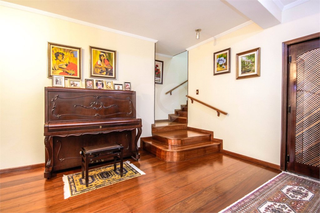 Casa à venda com 6 quartos, sendo 4 suítes, em Vila Anglo Brasileira, São Paulo, SP
