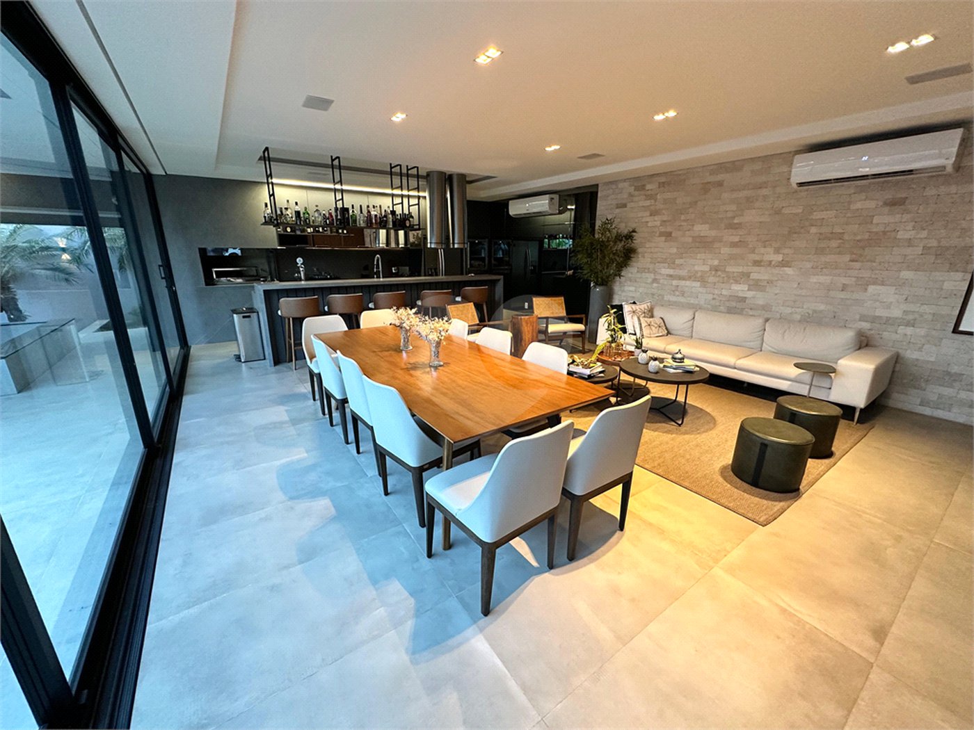 Casa à venda com 3 suítes no condomínio Residencial Florais Itália, Cuiabá - MT