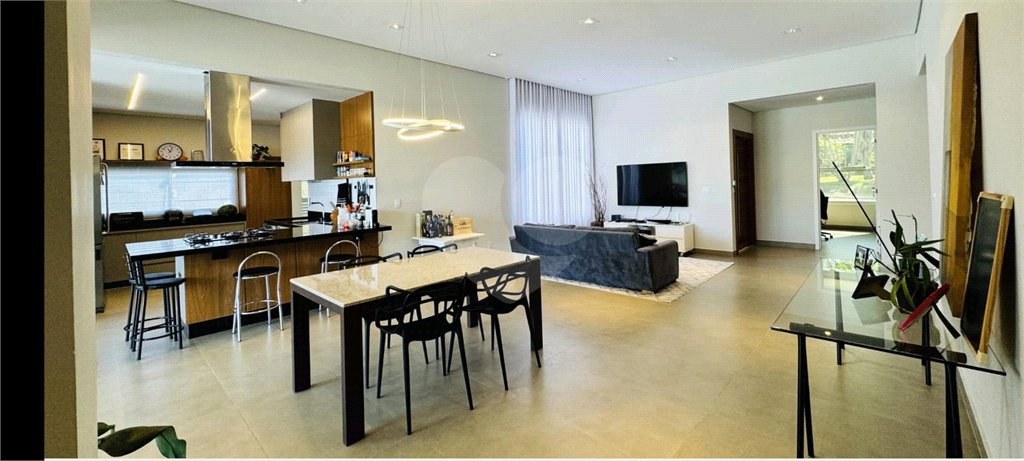 Casa à venda com 4 suítes no condomínio Residencial Fazenda São José, Salto de Pirapora - SP