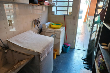 Casa à venda com 4 quartos, sendo 1 suíte, em Vila Paulicéia, São Paulo, SP