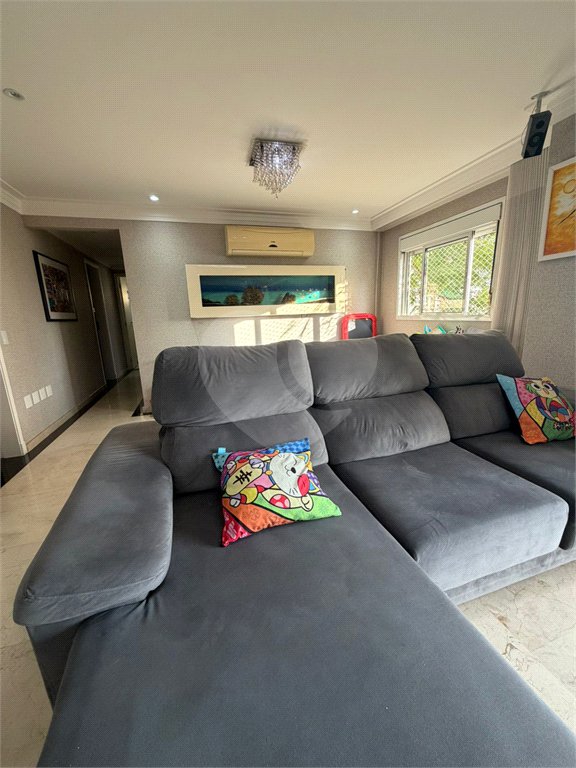 Apartamento à venda com 3 quartos, sendo 1 suíte,  em Vila Regente Feijó, São Paulo, SP
