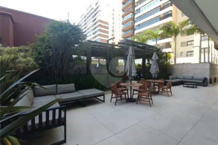 Apartamento à venda com 4 suítes em Jardim Leonor, São Paulo, SP