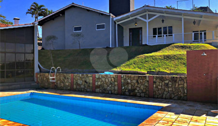Casa à venda com 4 quartos, sendo 2 suítes,  no condomínio Estância Marambaia, Vinhedo - SP