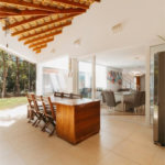 Casa à venda com 5 quartos, sendo 4 suítes, no condomínio Figueira Garden, Atibaia - SP