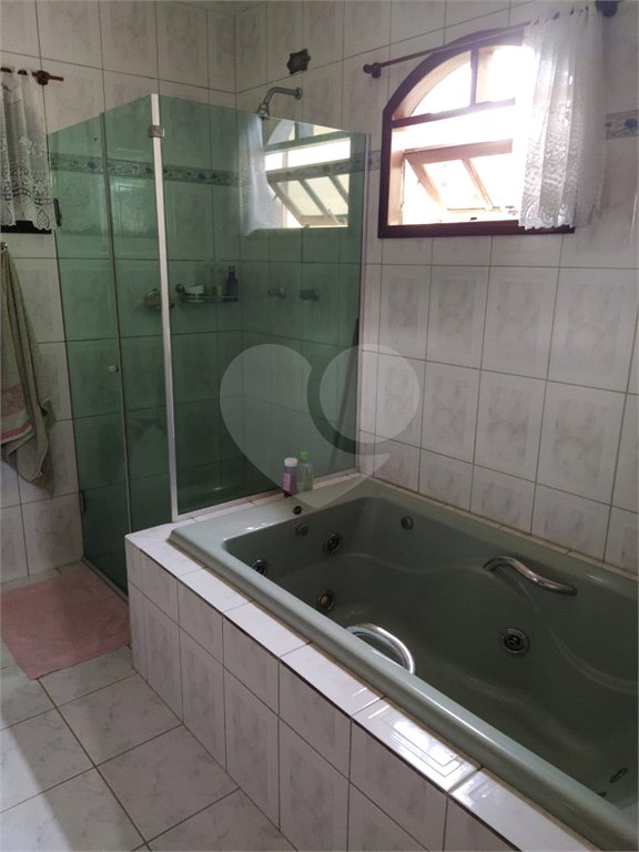 Casa Térrea à venda com 3 quartos, sendo 1 suíte,  no Centro, Salesópolis, SP