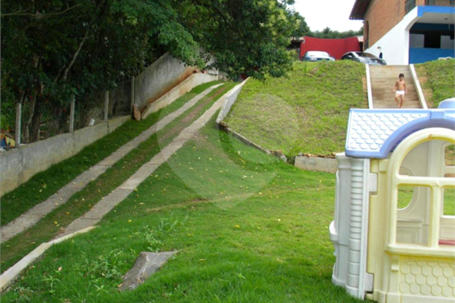 Chácara à venda com 7 quartos, sendo 1 suíte, em Capoavinha, Mairiporã, SP