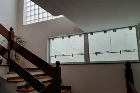 Casa à venda com 5 quartos, sendo 1 suíte, em Vila Lavínia, Mogi das Cruzes, SP