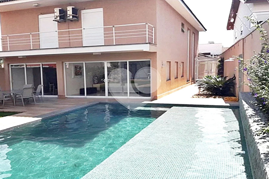 Casa à venda com 4 quartos, sendo 3 suítes, em Santana, São Paulo, SP