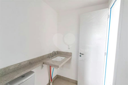 Apartamento à venda com 3 suítes em Vila Firmiano Pinto, São Paulo, SP