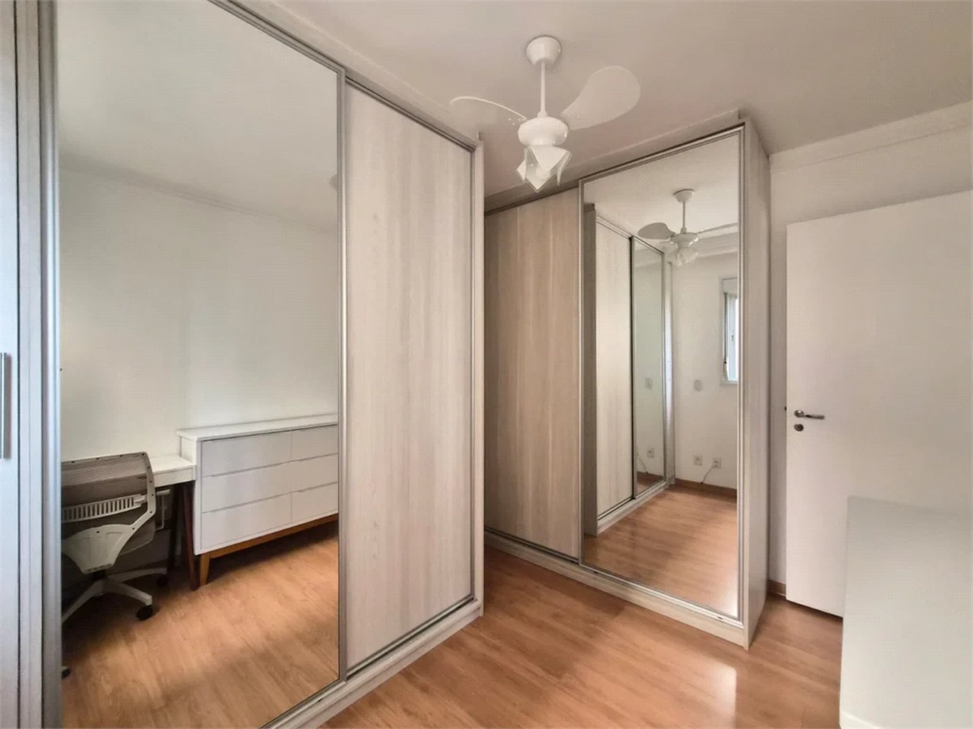 Apartamento à venda com 2 quartos, sendo 1 suíte, em Pinheiros, São Paulo, SP