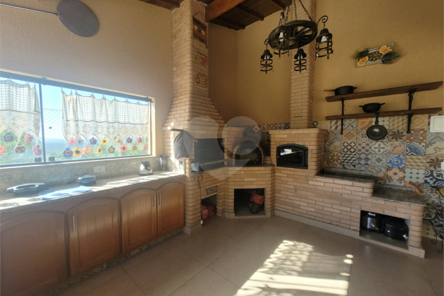 Casa para alugar com 5 quartos, sendo 2 suítes,  no condomínio Alpes de Caieiras, Caieiras - SP
