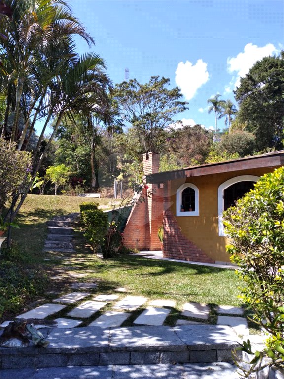 Casa à venda com 5 quartos, sendo 3 suítes, em Serra da Cantareira, Mairiporã, SP