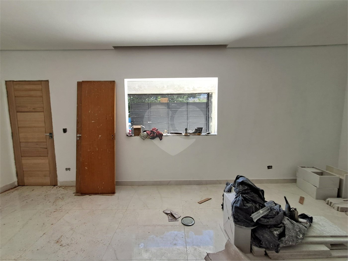 Sobrado Novo com 2 suítes e 2 vagas - Penha