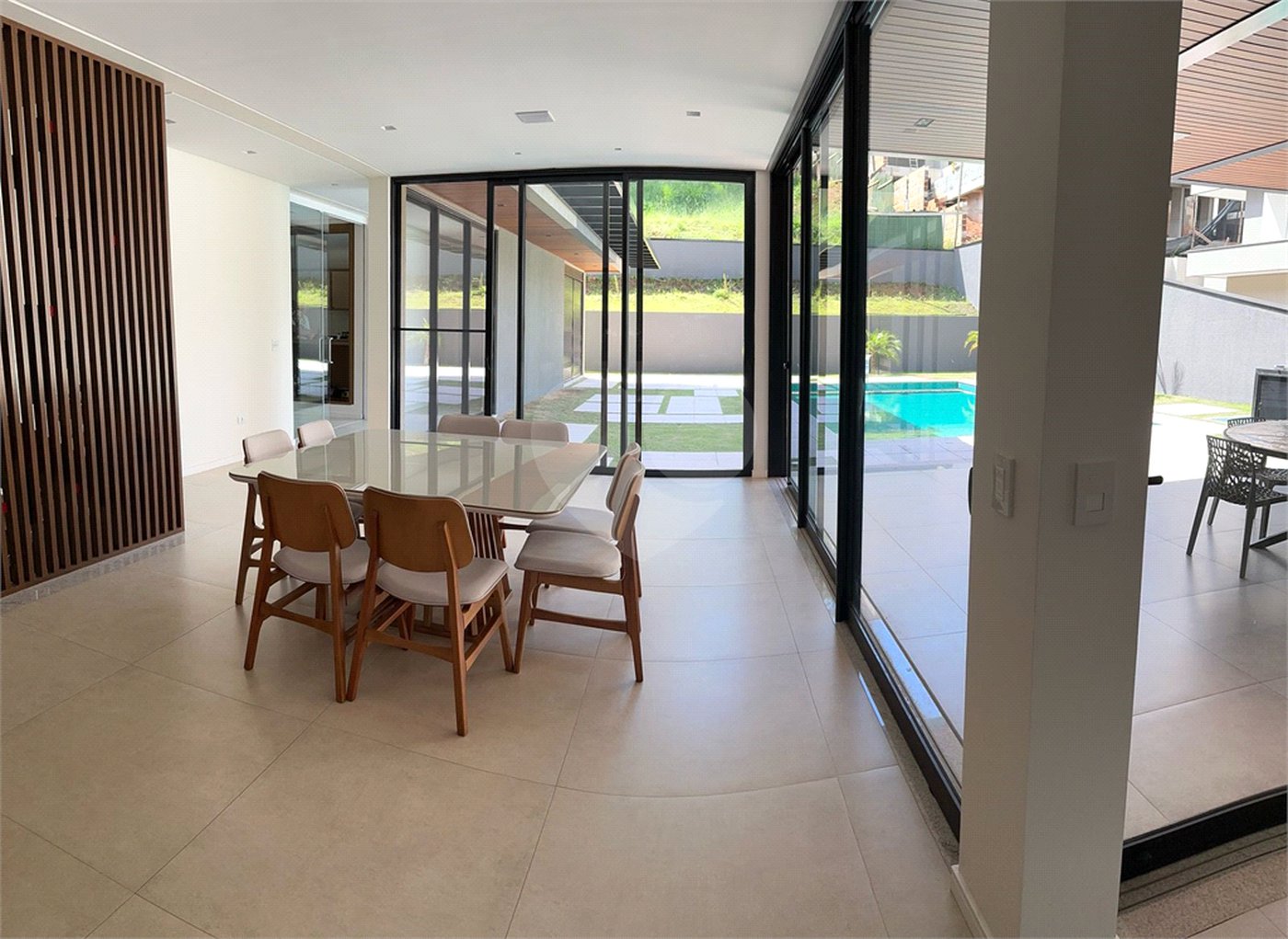 Casa à venda com 5 suítes no condomínio Porto de Atibaia, Atibaia - SP