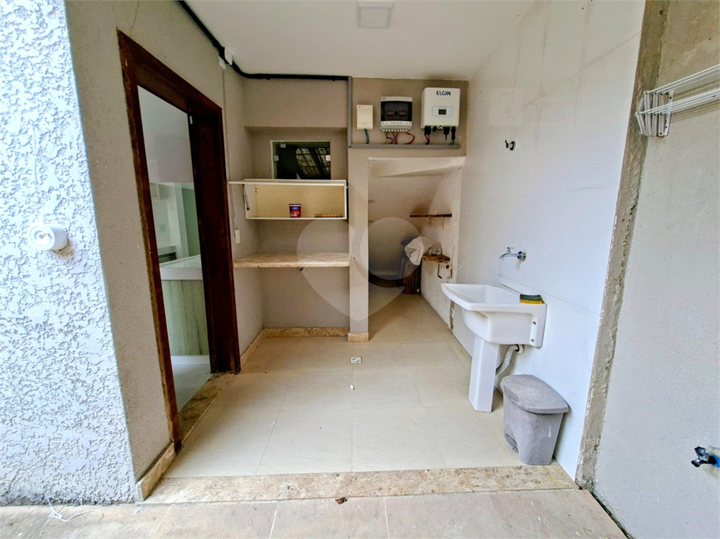 Casa à venda com 3 quartos, sendo 2 suítes, em Orla Norte, Porto Seguro, BA