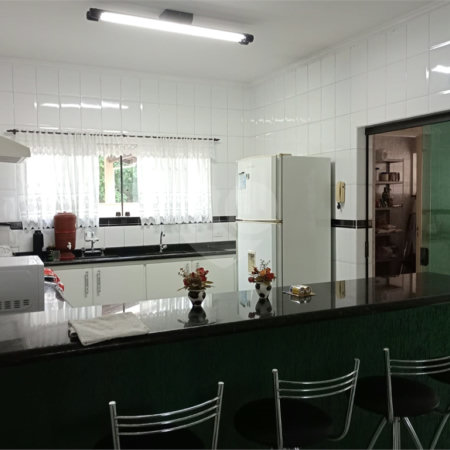 Sobrado à venda com 4 quartos, sendo 1 suíte,  em Vila Suissa, Mogi das Cruzes, SP