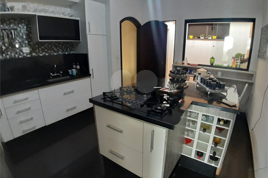 Sobrado à venda com 6 quartos, sendo 3 suítes,  em Vila Guilherme, São Paulo, SP