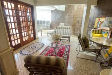 Casa à venda com 5 quartos, sendo 2 suítes, no condomínio Estância Marambaia, Vinhedo - SP