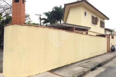 Casa à venda com 3 quartos, sendo 1 suíte, em Jardim Trussardi, São Paulo, SP