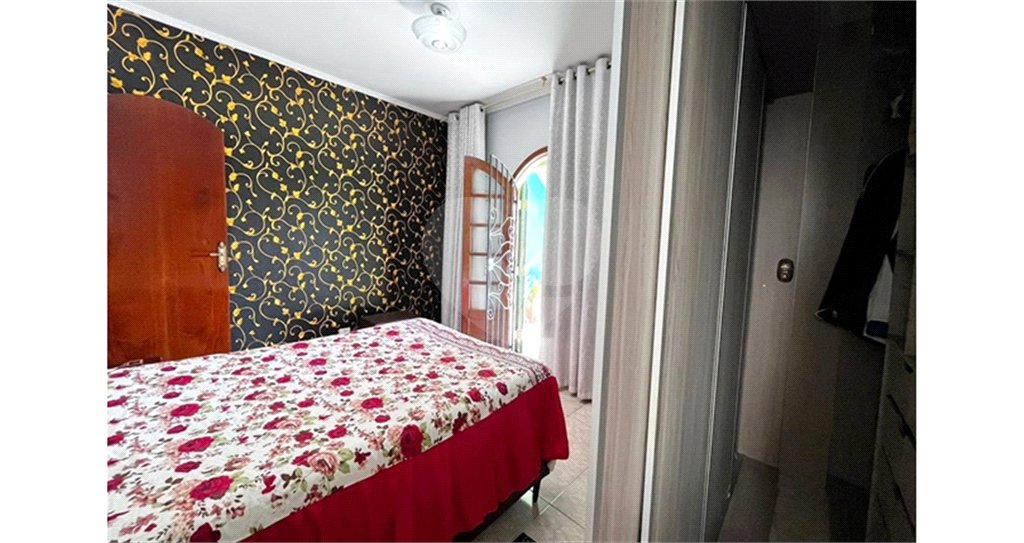 Casa à venda com 3 quartos, sendo 1 suíte, em Vila Boaçava, São Paulo, SP