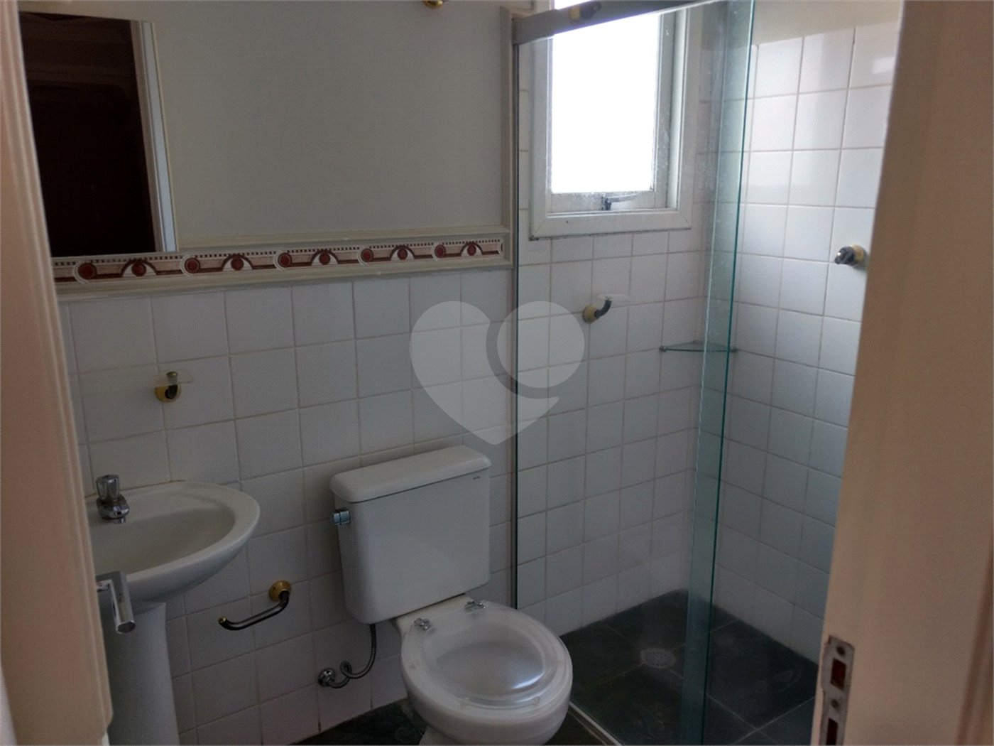 Casa à venda com 3 quartos, sendo 1 suíte, no condomínio Villaggio Dei Fiori, Louveira - SP