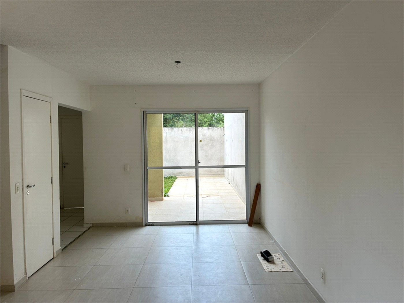 Sobrado à venda com 3 quartos em Jardim Petrópolis, Cotia, SP