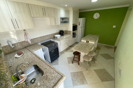 Casa à venda com 3 quartos, sendo 2 suítes,  em Jardim Santa Bárbara, Sorocaba, SP