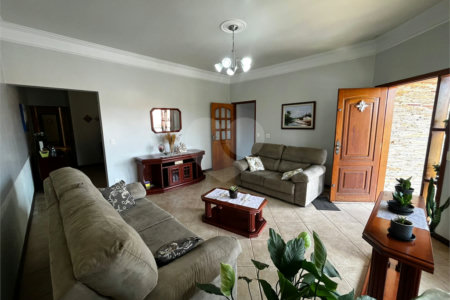 Casa à venda com 3 quartos, sendo 1 suíte,  em Vila São José, Itapetininga, SP