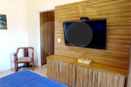Casa à venda com 3 suítes no condomínio Residencial Parque Arco-íris, Atibaia - SP
