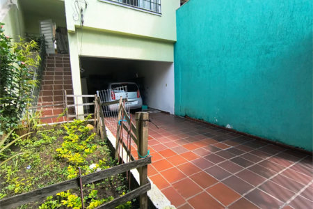 Sobrado à venda com 4 quartos, sendo 2 suítes, em Vila Morse, São Paulo, SP