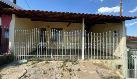 Casa à venda com 4 quartos, sendo 1 suíte,  em Vila Maria, Itapetininga, SP