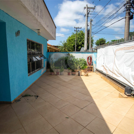 Casa à venda com 3 quartos, sendo 1 suíte, em Vila Junqueira, São Roque, SP