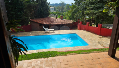 Casa à venda com 4 quartos, sendo 3 suítes,  no condomínio Residncial Euroville, Carapicuíba - SP