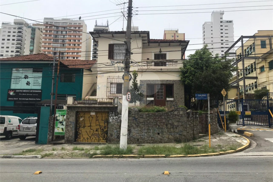 Sobrado à venda com 5 quartos, sendo 1 suíte, em Santana, São Paulo, SP