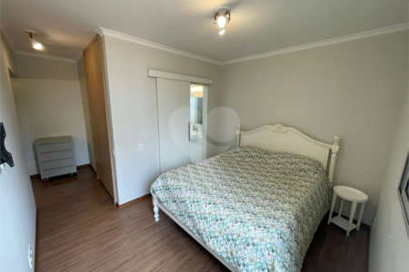 Apartamento à venda com 3 quartos, sendo 1 suíte,  em Vila Olímpia, São Paulo, SP