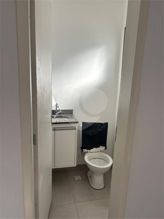 Casa à venda com 3 quartos, sendo 1 suíte, no condomínio Marselha IV, São Roque - SP