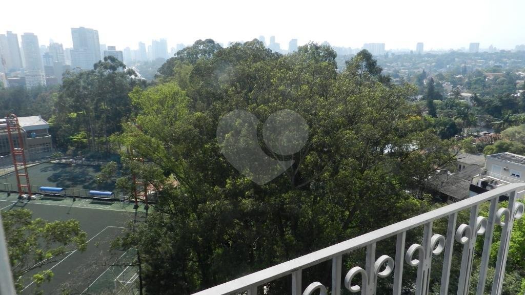 Apartamento à venda com 3 quartos, sendo 1 suíte, em Alto da Boa Vista, São Paulo, SP
