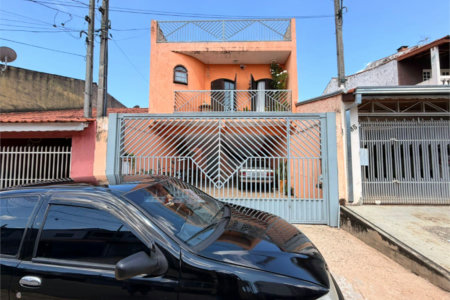 Sobrado à venda com 3 quartos, sendo 1 suíte, em Jardim Califórnia, Sorocaba, SP