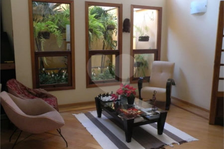 Casa à venda ou para alugar com 5 suítes em Parque dos Príncipes, São Paulo, SP