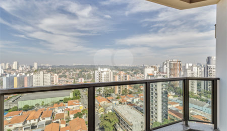 Apartamento à venda com 2 quartos, sendo 1 suíte,  em Campo Belo, São Paulo, SP