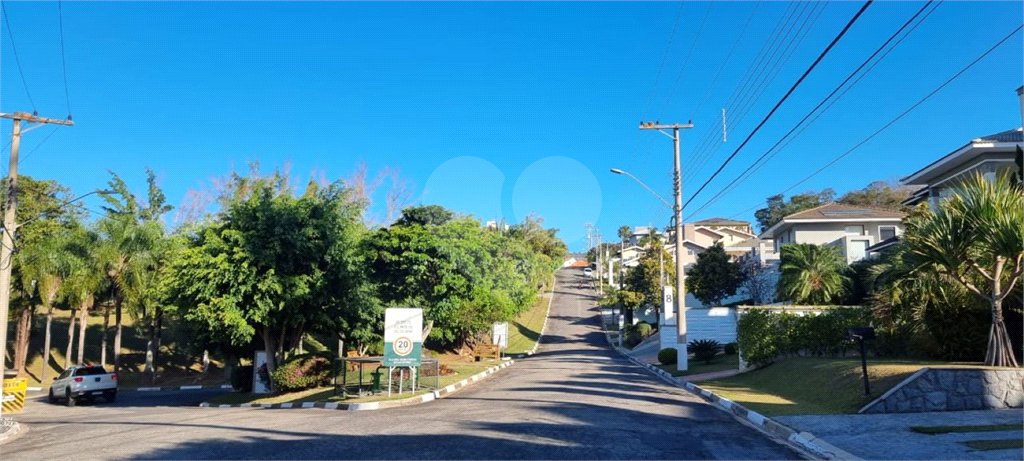 Casa à venda com 4 suítes no condomínio Osato, Atibaia - SP