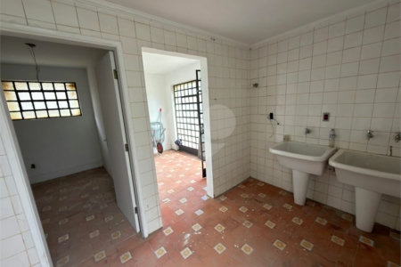 Sobrado para alugar com 6 quartos, sendo 2 suítes,  em Consolação, São Paulo, SP